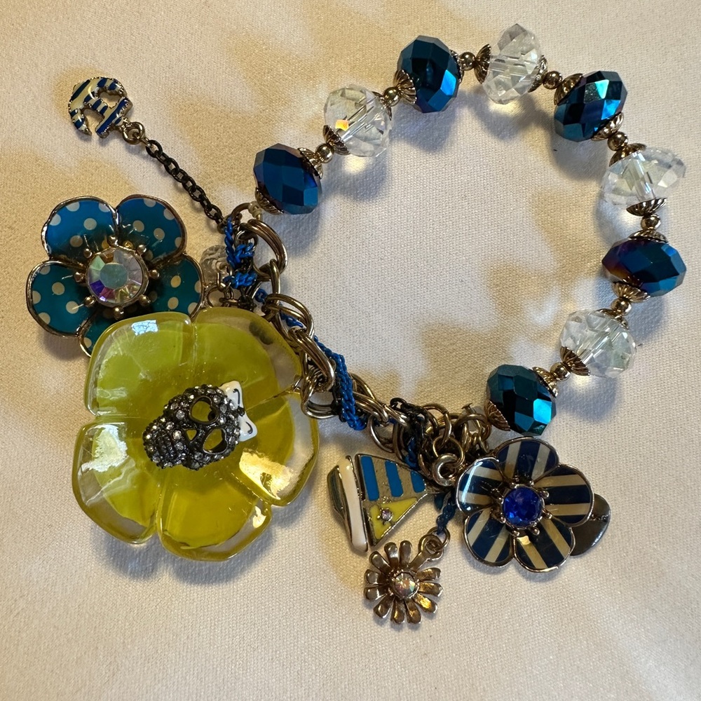 ✨SOLD✨Betsey Johnson Bracelet